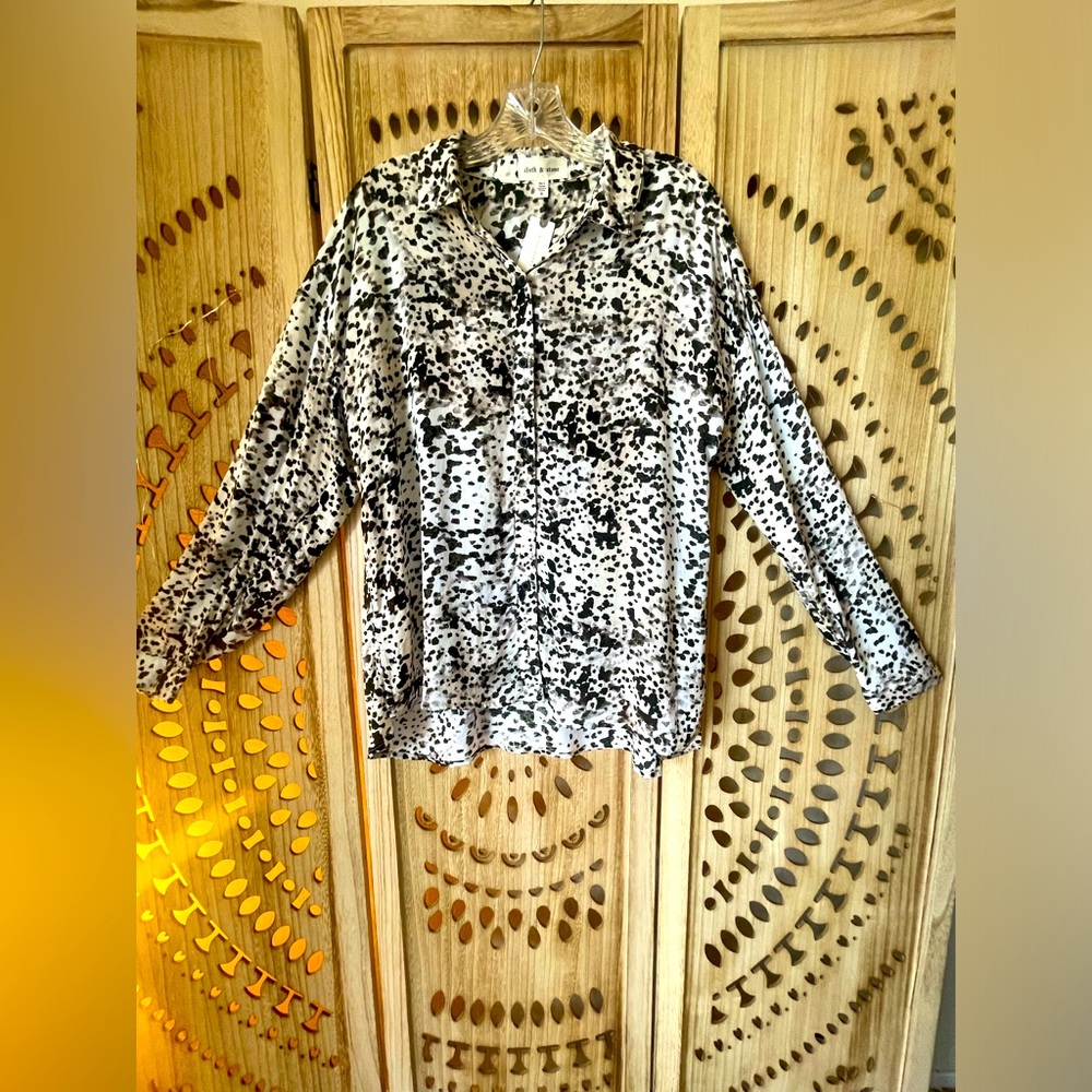 NWT Anthropologie Cloth & stone medium sized black and white blouse Brand New